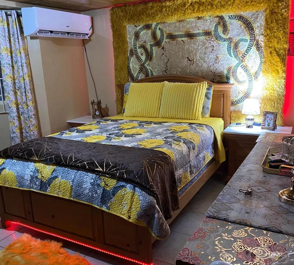 Omars Stylish Villa Montego Bay Homestay